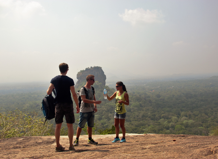 Sri_lanka-rondreis-pidurangala-rock-travel-around