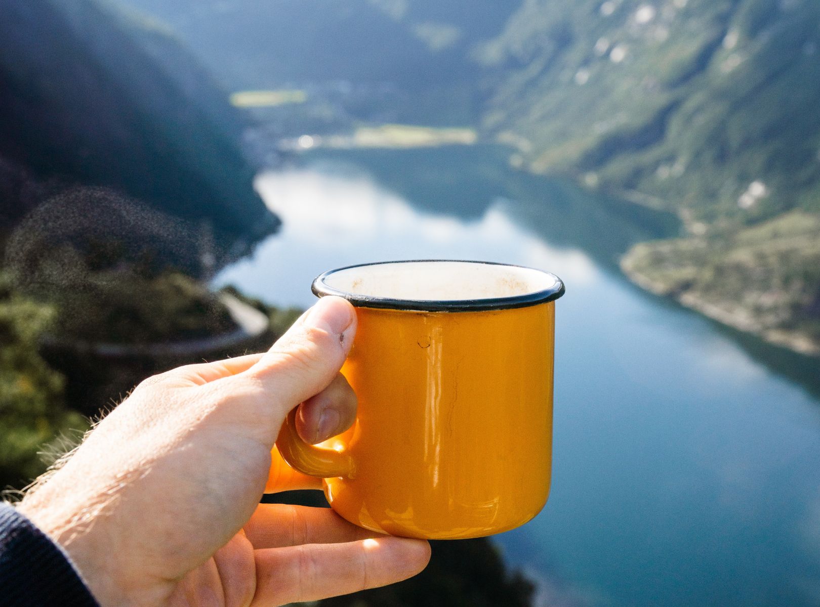 rondreizen-noorwegen-koffie-fjord-travel-around
