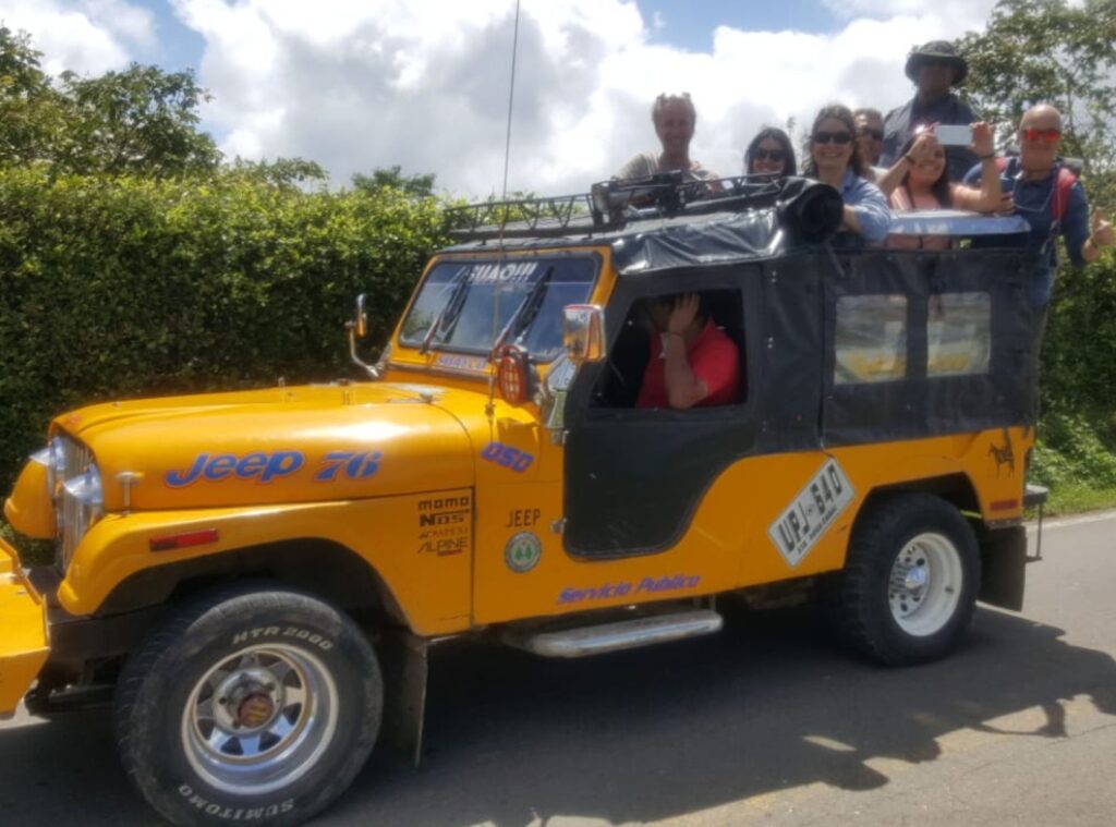 rondreis-colombia-jeep-willy-travel-around
