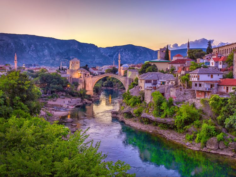 Groepsreis Bosnie Herzegovina Mostar brug Travel Around