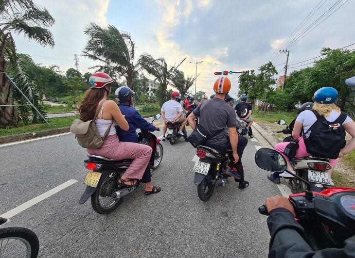 rondreis-vietnam-motorbike-hoi-an-travel-around